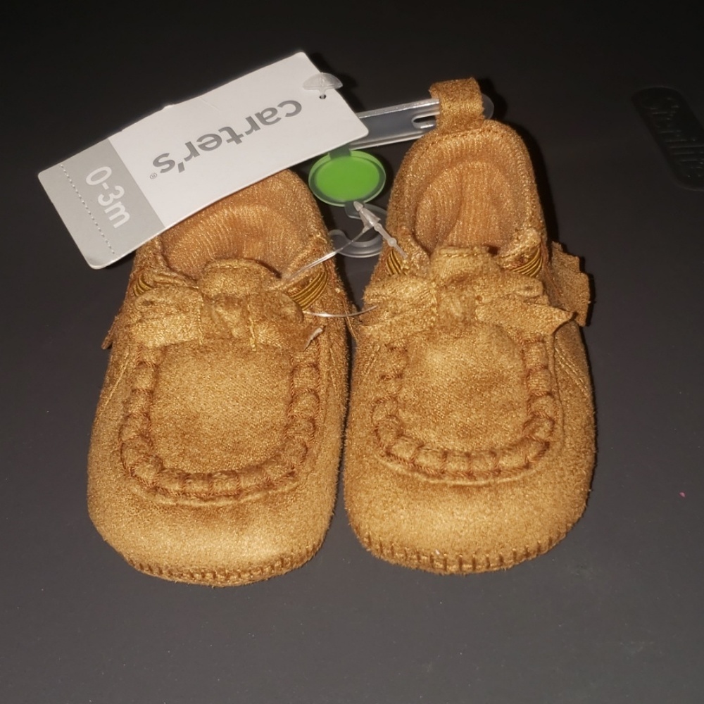 Infant girl moccasin